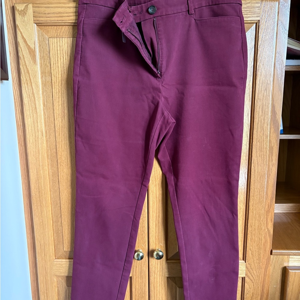 LOFT Red Chinos Classic Straight-Leg Design
